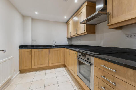 Pendenza, Cobham, Surrey photo 3