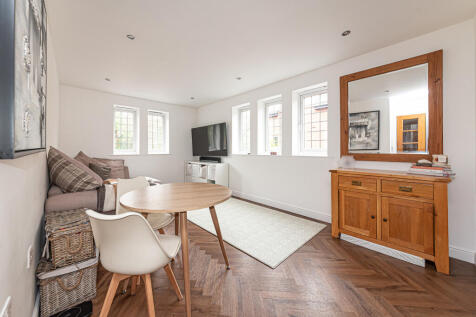 Living room/dining room