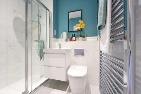 En suite bathroom with double shower