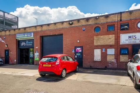 Unit 14 Western Road 2421-2.jpg