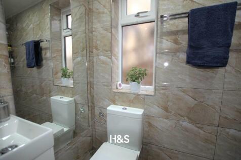 222 Lincoln Road North - Wet Room 2.jpg