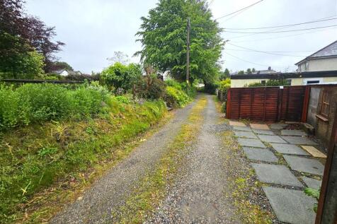Shared Entrance Lane.jpg