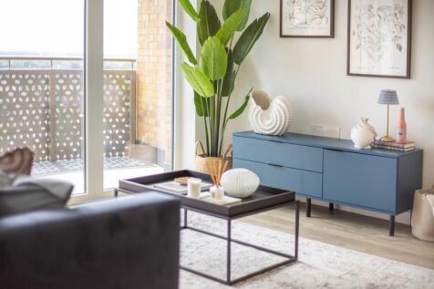Elmsleigh Road Staines TW18 photo 3