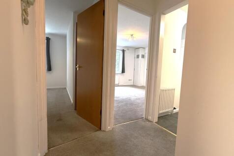 Spicer Court, Stanley Road, Enfield photo 3
