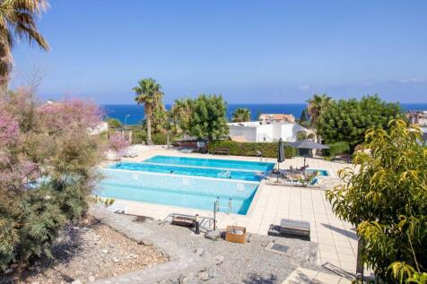 3-bedroom resale fully furnished semi-detached townhouse + communal pool + large terrace with sea views + walking distance to the beach Image 9999 2