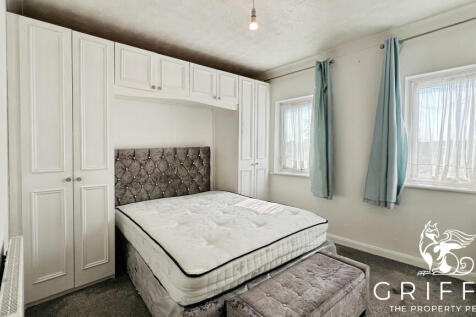 Whitehall Lane, Grays, RM17 photo 5