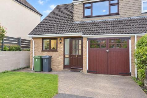 3-bed semi-detached on Folly Lane, Stroud, Gloucestershire, GL5, £1,500/mo