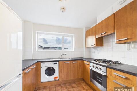 Drake Way, Reading, Berkshire, RG2 photo 2