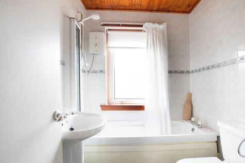 3 bed, 1 bath Link Detached House in Leeds - Photo 14