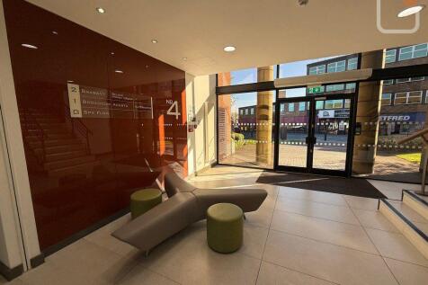 4 Station Road - Reception