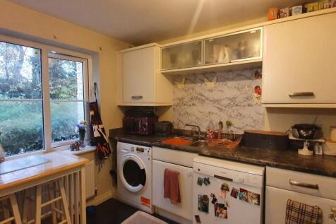 Kitchen 2.jpg