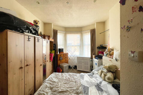 69 High Street be...