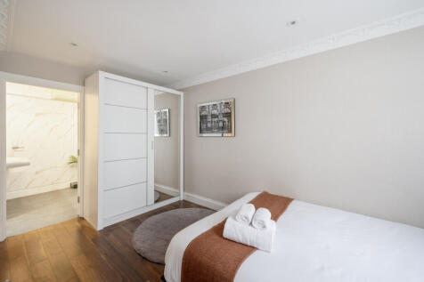 The Private Realtor-17 Ovington Mews-11_Lo