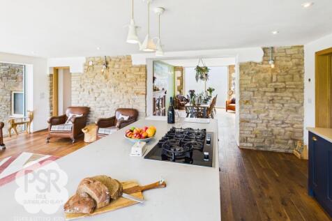 Open-Plan Kitchen Living and Dining Space