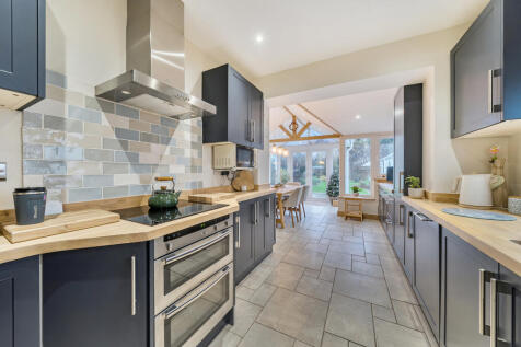 Kitchen / Garden Room