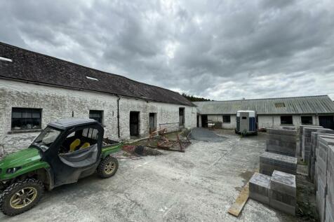 TRADITIONAL STONE AND SLATE OUTBUILDINGS