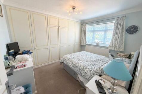 Glengall Road, Edgware, HA8 photo 4