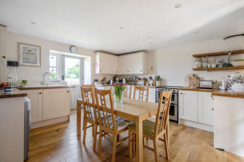 22-6819d8beb8067-...