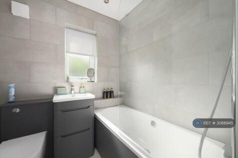 Wendover St, High Wycombe, HP11 photo 4