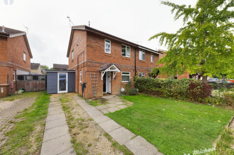 Aylesbury, HP19 - property photo