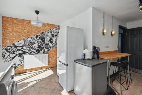 41 Royal Crescent, Exeter, EX2 7QT