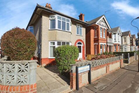 6-bed detached on Frederica Road, Bournemouth, BH9, £3,480/mo