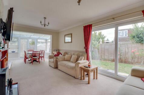 16 LONGFIELD CLOSE INSIDE-20.jpg