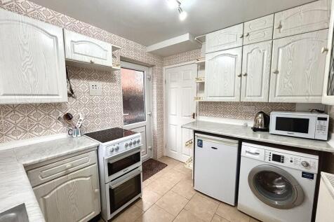 64EEEAB9-1526-4A7...