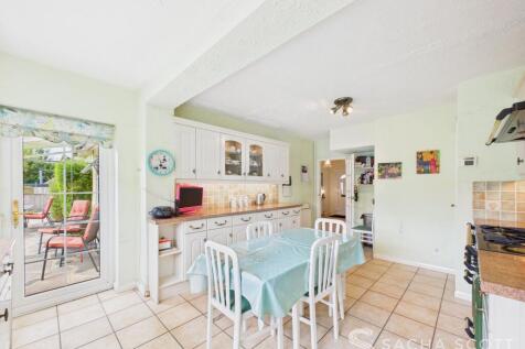 Kitchen / Breakfast Room
