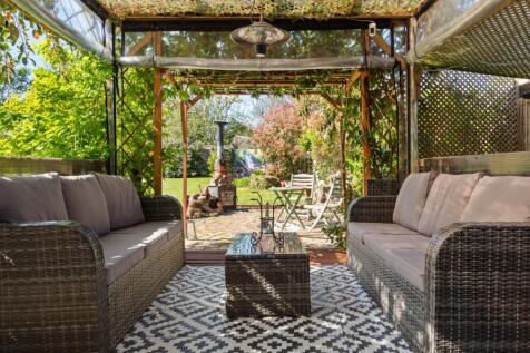 Outdoor Sitting Area