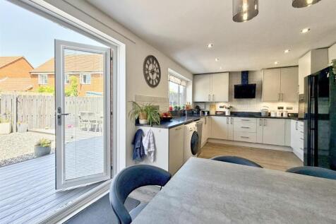 OPEN PLAN KITCHEN DINER