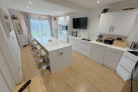 Modern Kitchen 
