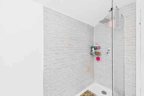 CAM04201G0-PR0061-STILL020