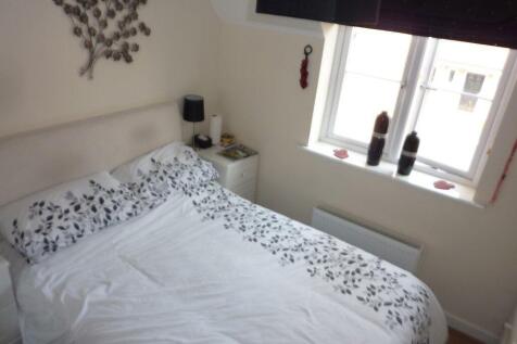 Babbage Crescent photo 5
