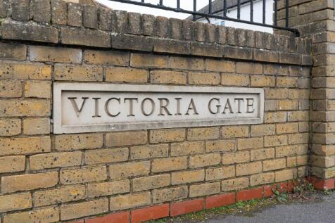 Flat 6, Victoria Gate-07328