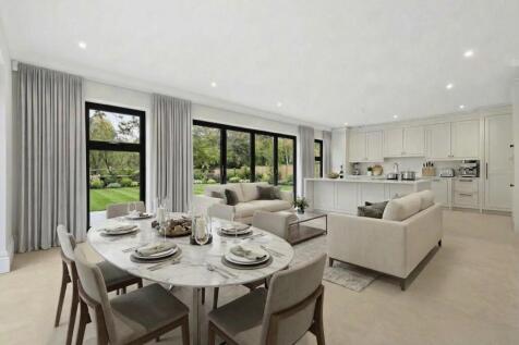 5 Bed Detached Property - FOR SALE