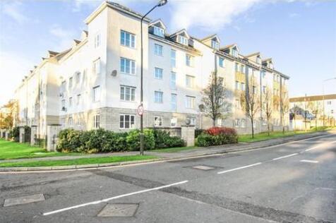 3 bed flat/apartment for rent in Queens Crescent, Livingston, EH54
