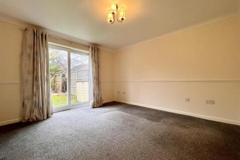 Furze Close, Luton photo 3