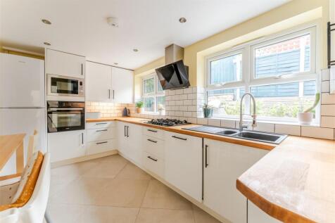 16a high street claverham 8.jpg