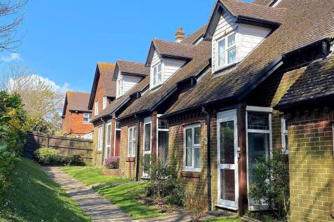 77 Rotherfield Ave - Cottage parade.jpg