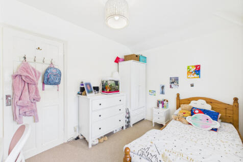 CAM02909G0-PR0424-STILL006