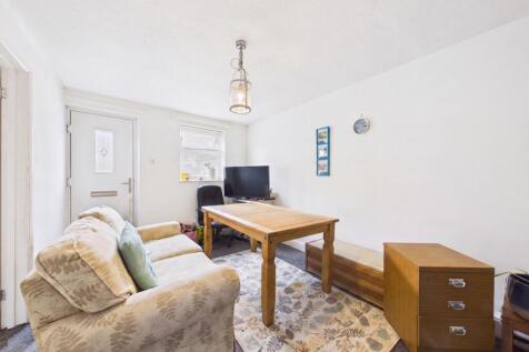 EweMove -  Stamford - Living Room