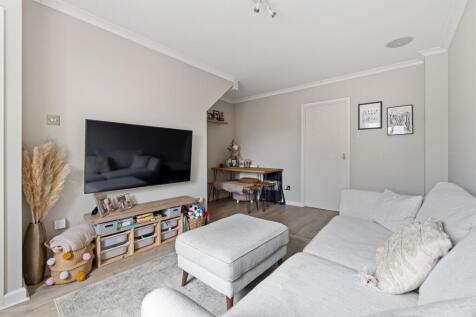 Worcester Park, KT4 - property photo