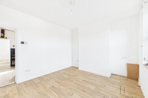 Brynffynnon Terrace, Denbigh, Denbighshire, LL16 photo 3