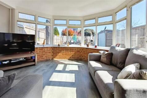Imperial Drive, Gravesend, Kent, DA12 photo 4