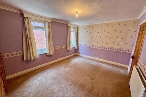 Bedroom 1.jpg