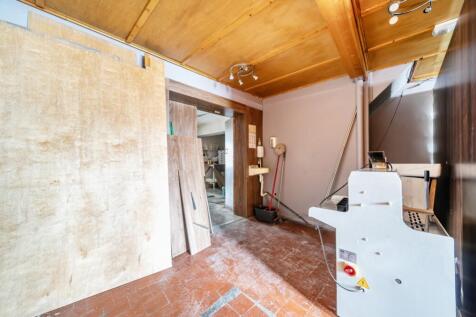 1360685-7-68e69b3ba903b