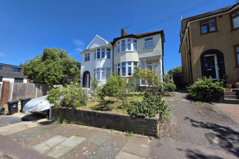 Fab Location, Three Bed House For Rent