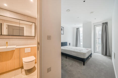 1370518-6-68f1918...