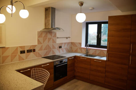 2-bed house on Ashleigh Drive, Loughborough, £2,123/mo